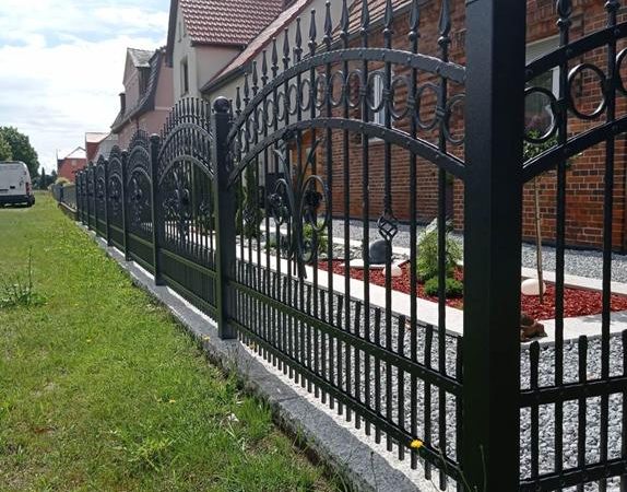 Zäune und Aluminiumzäune aus Polen – erkennen Sie die wichtigsten Vorteile